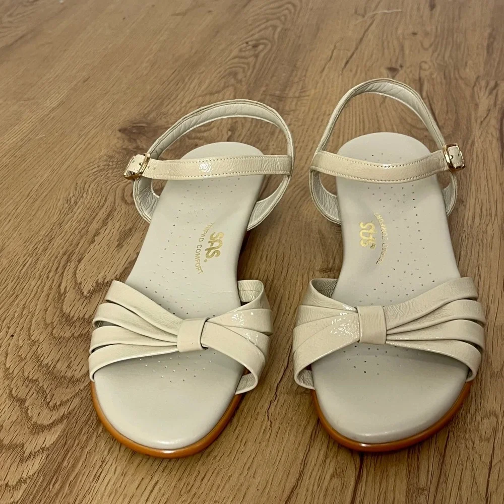SAS Bone Patent Leather Strippy Quarter Strap‎ Wedge 7.5W Strappy Bow